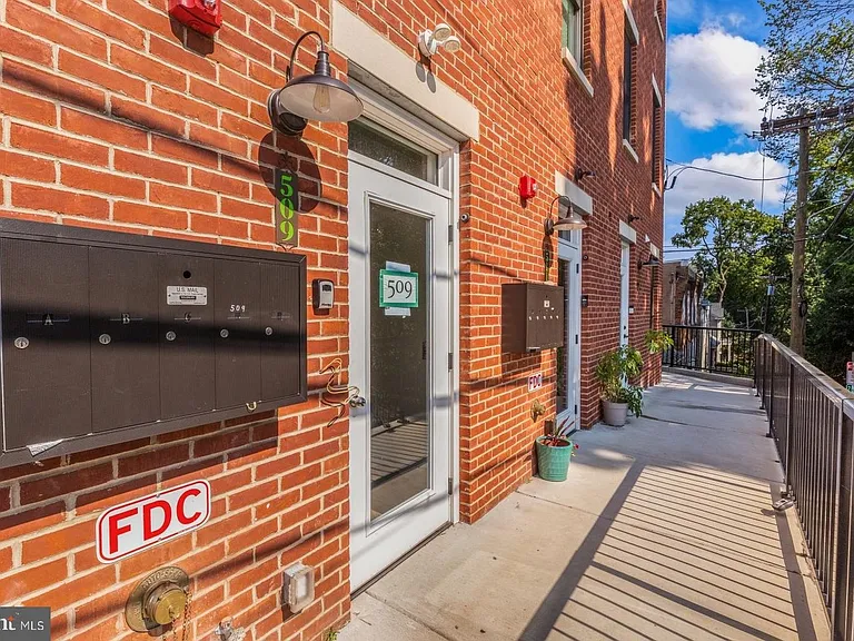 509 Gorgas Ln #D — Photo 3
