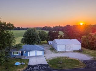 7931 Friends Creek Rd, Dewitt, IL 61735