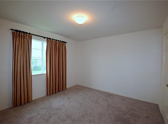 3rd image of 2308 Stoneleigh Pl