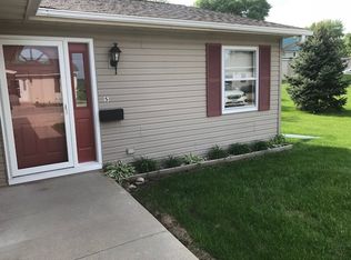 204 K Ave APT 5, Grundy Center, IA 50638