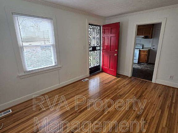 3rd image of 1601 Albany Ave