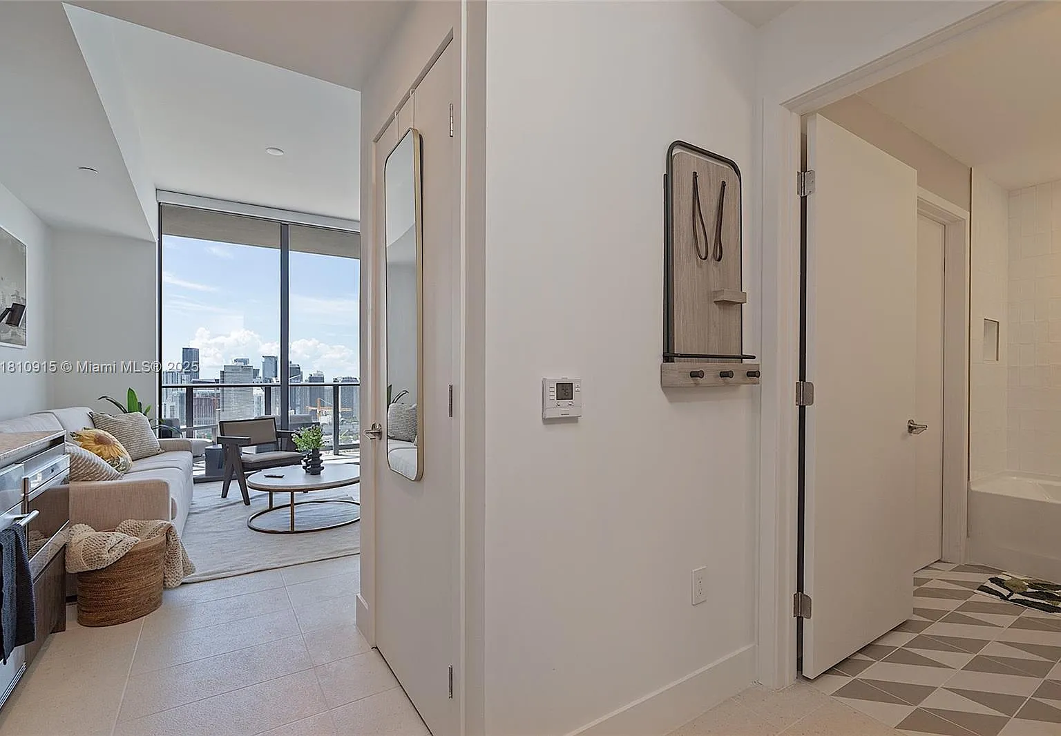 1 bed, 1.0 bath, 550 sqft, $5,000 — Photo 4
