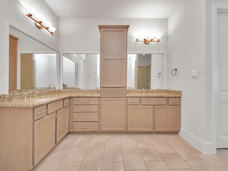 2606 Madeline Grove Dr — Photo 33