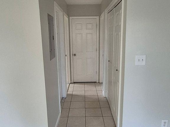 3rd image of 51 Davenport Ave APT 1