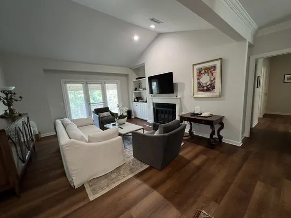215 Westchase Dr Unit 215, Nashville, TN 37205