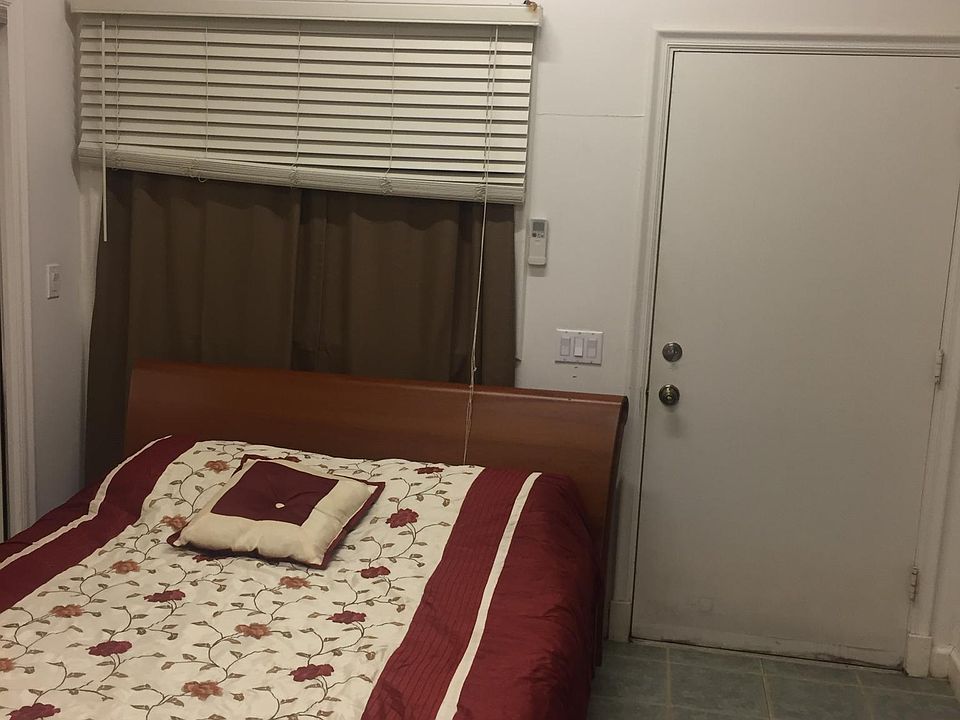Bed and air con