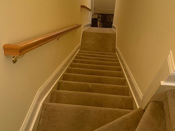 3rd image of 104 Cove Ct Unit B