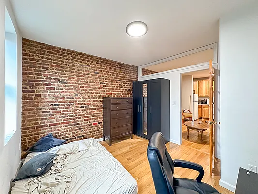 Rented by Compass | media 16