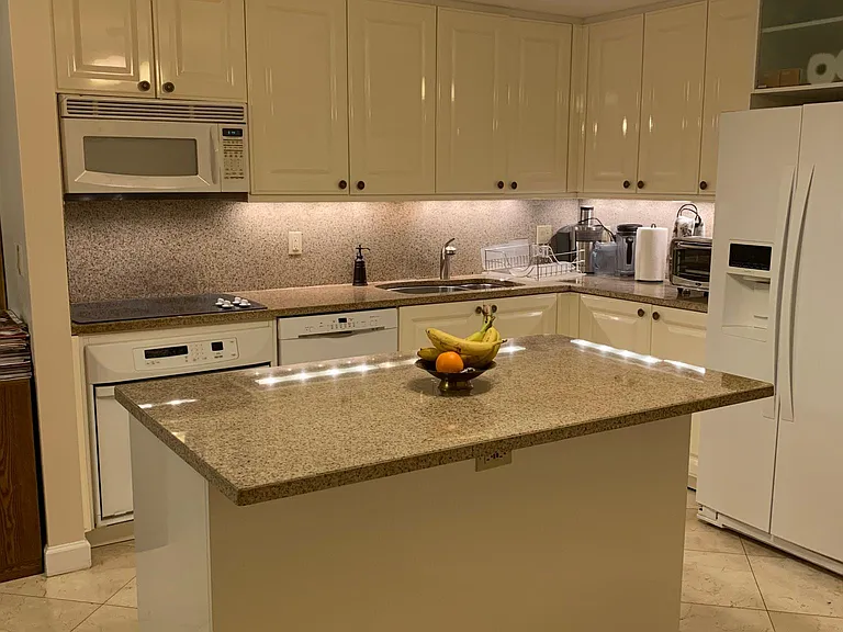 3400 SW 27th Ave #1001 — Photo 11