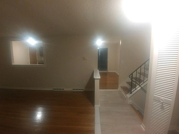4th image of 262 Heather Hill Dr