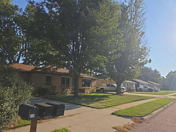 3rd image of 811 3rd St SE