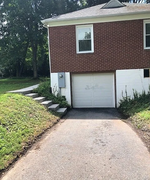 500 Cranwell Cir — Photo 2