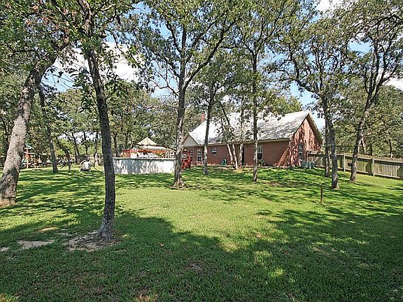 2nd image of 1082 Shady Cir
