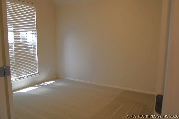 3 bed, 2.0 bath, 1847 sqft, $2,195 — Photo 3