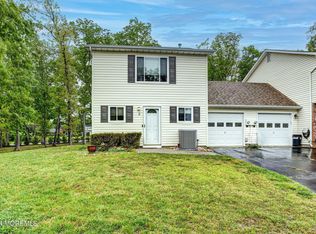 8 Colleen Ct, Howell, NJ 07731