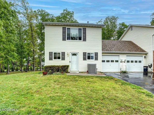 8 Colleen Court, Howell, NJ 07731
