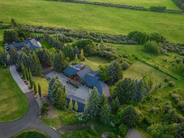 188 E Artists View Way W, Rocky View County, AB T3Z 3N1