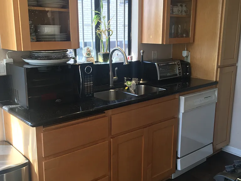 869 S Wooster St — Photo 10