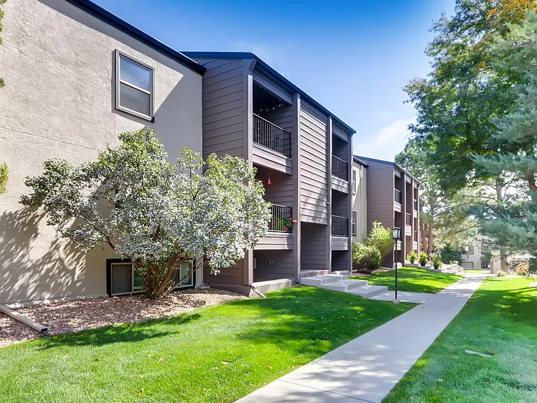Sterling Heights, Greeley, Co. Apartments