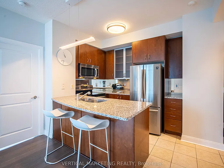 18 Yorkville Ave #1707 — Photo 13