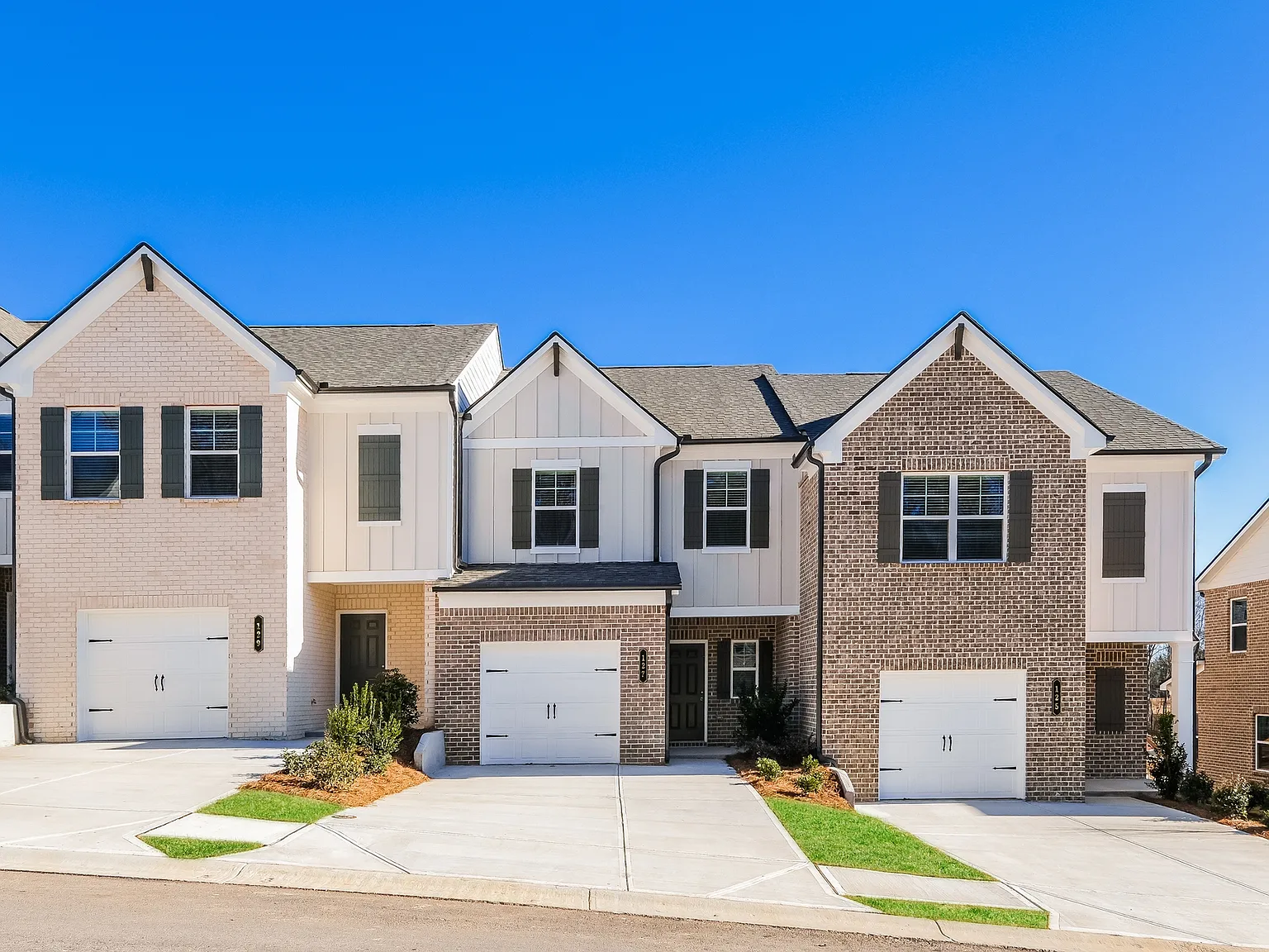 13 Pyrus Ln, Auburn, GA — Photo 2