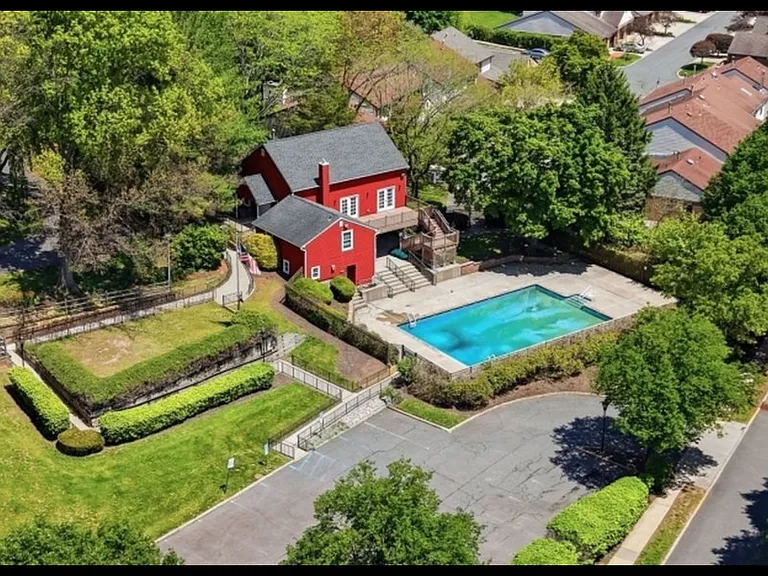 Daniel Ct — Photo 9