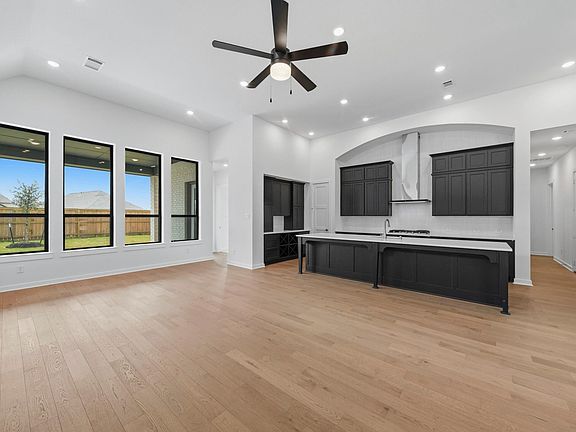 3rd image of 8914 Blue Grotto Ln