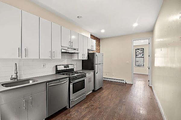 1st image of 798 Saint Johns Pl APT 5