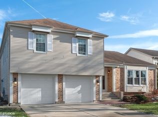 102 Sunridge Ln, Buffalo Grove, IL