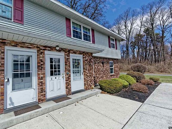 3rd image of 25 Pine Ln #A