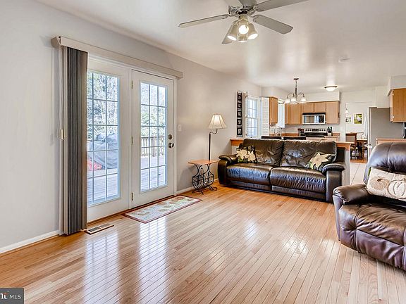 4th image of 2211 Kempton Park Cir