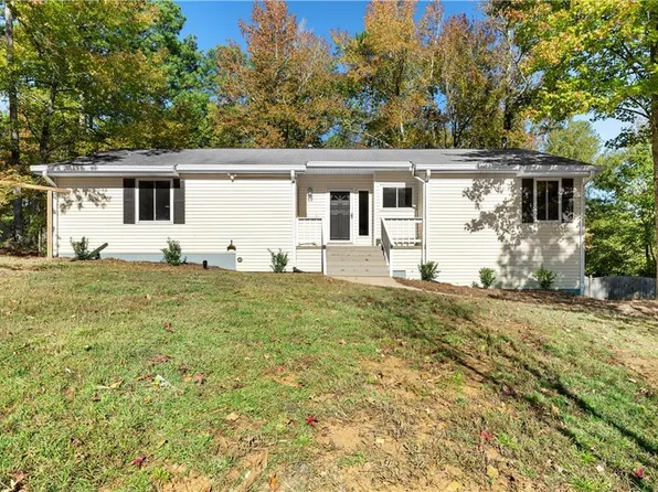 6826 Springwood Dr, Douglasville, GA 30135