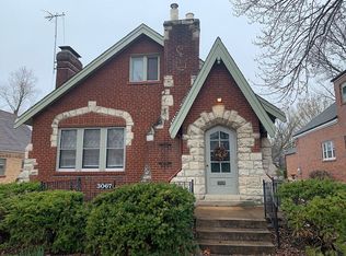 3067 Arlmont Dr, Saint Louis, MO 63121