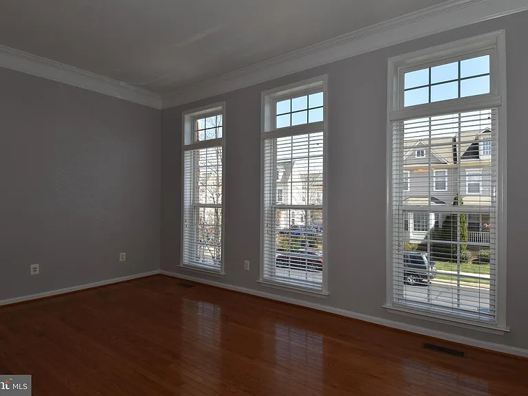 21957 Windover Dr — Photo 2