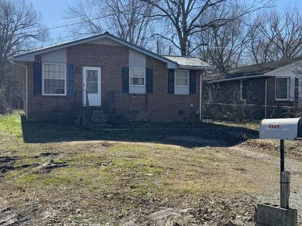 1112 E Moore St, Tullahoma, TN 37388