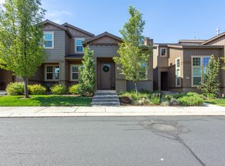 653 SW Peak View Pl, Bend, OR 97702