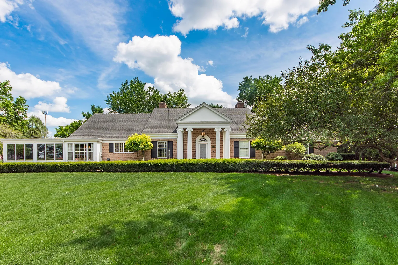 790 Vernon Heights Cir photo 1