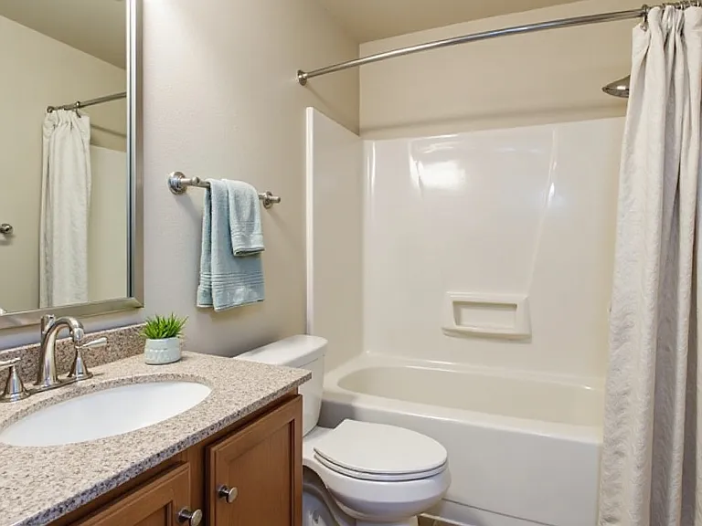 1644 W Mistletoe Ave #1 — Photo 8