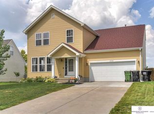 2108 Diane St, Papillion, NE 68046