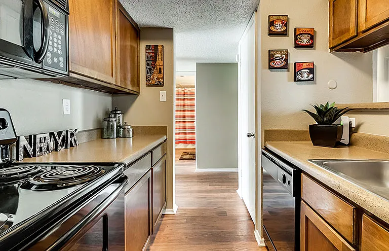 Chelsea Creek Apartment Homes — Photo 2