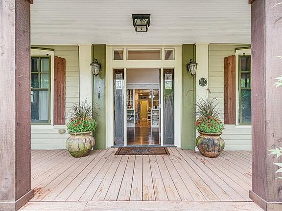 5th image of 409 E Ross St