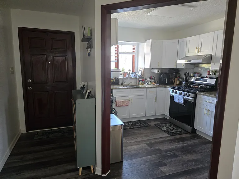 109 Essex Dr #109 — Photo 4