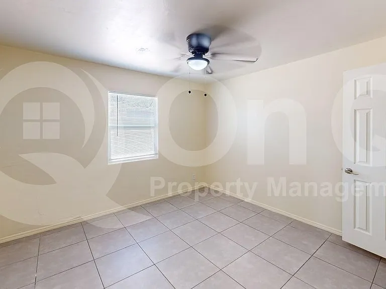 3917 S Liberty Ave — Photo 8