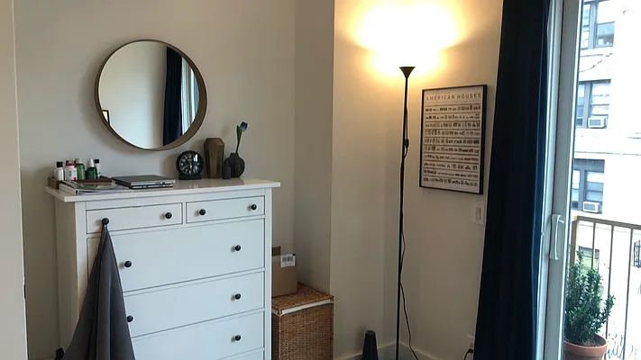 Rented by Nooklyn NYC LLC | media 49