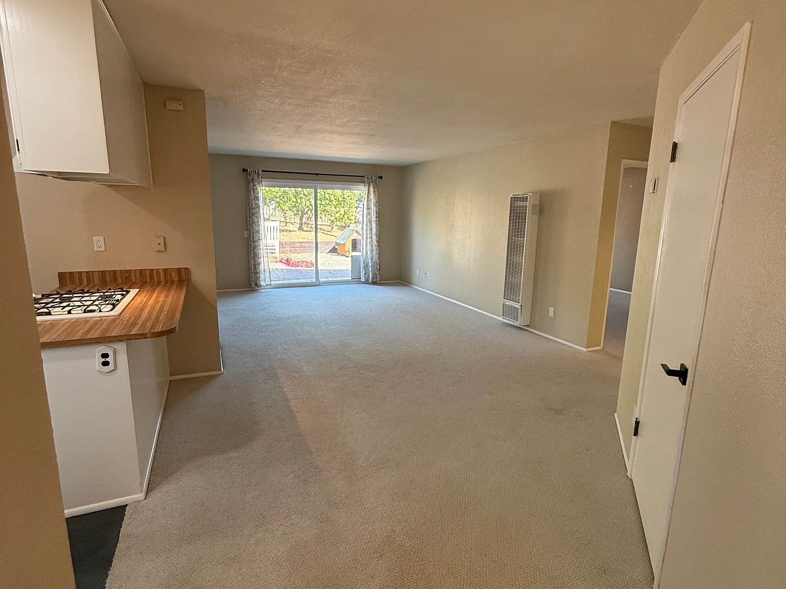 985 N Main Ave — Photo 2