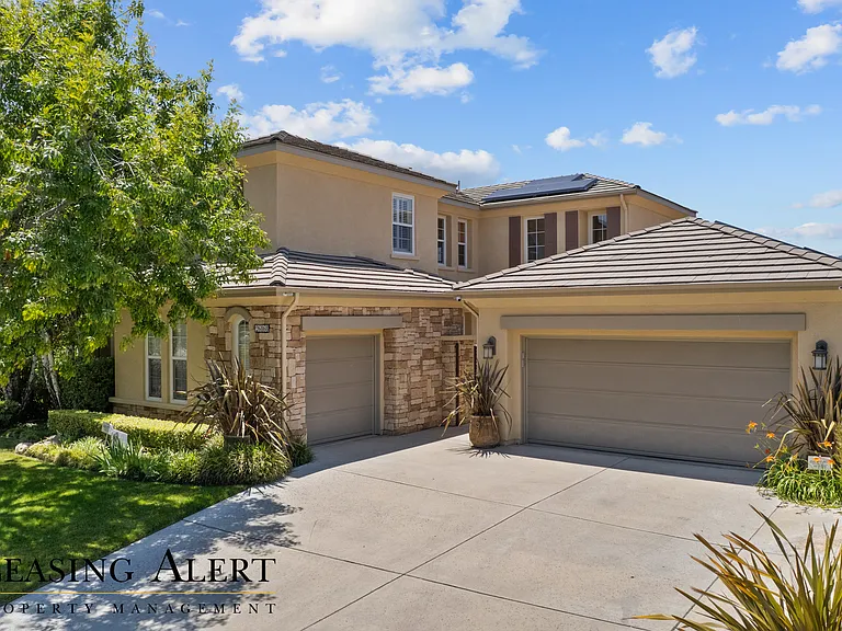 26868 Grey Pl — Photo 2