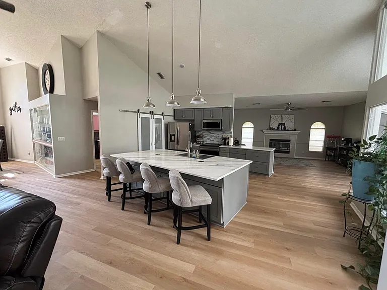 18561 Winding Oaks Blvd — Photo 4