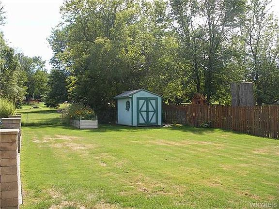 4th image of 141 Norwood Dr