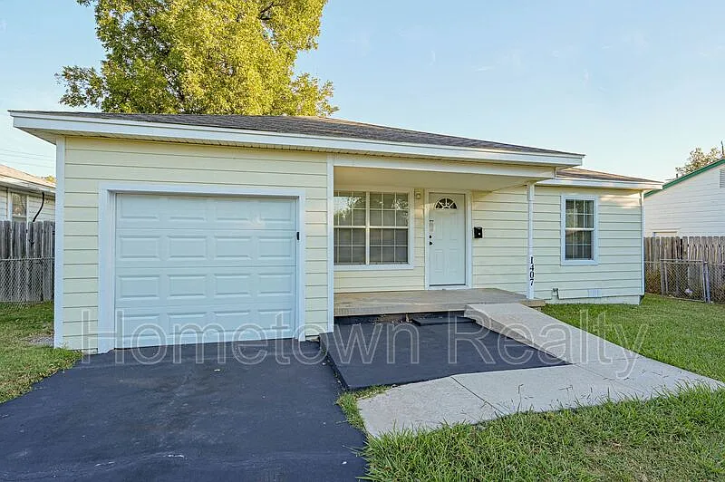 1407 NW Logan Ave