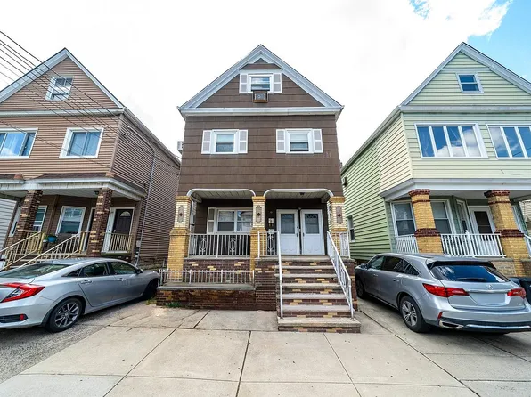 19 Story Ct, Bayonne, NJ 07002